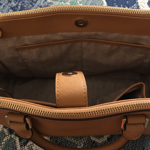 Michael Kors Sutton Medium Leather Satchel - Picture 5 of 9